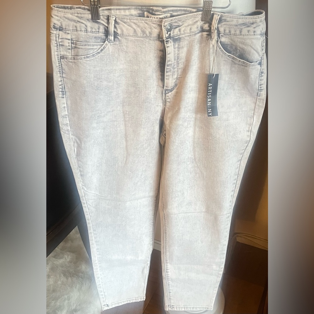 Cute Artisan NY Acid Wash Jeans Pants.  Size 16.
